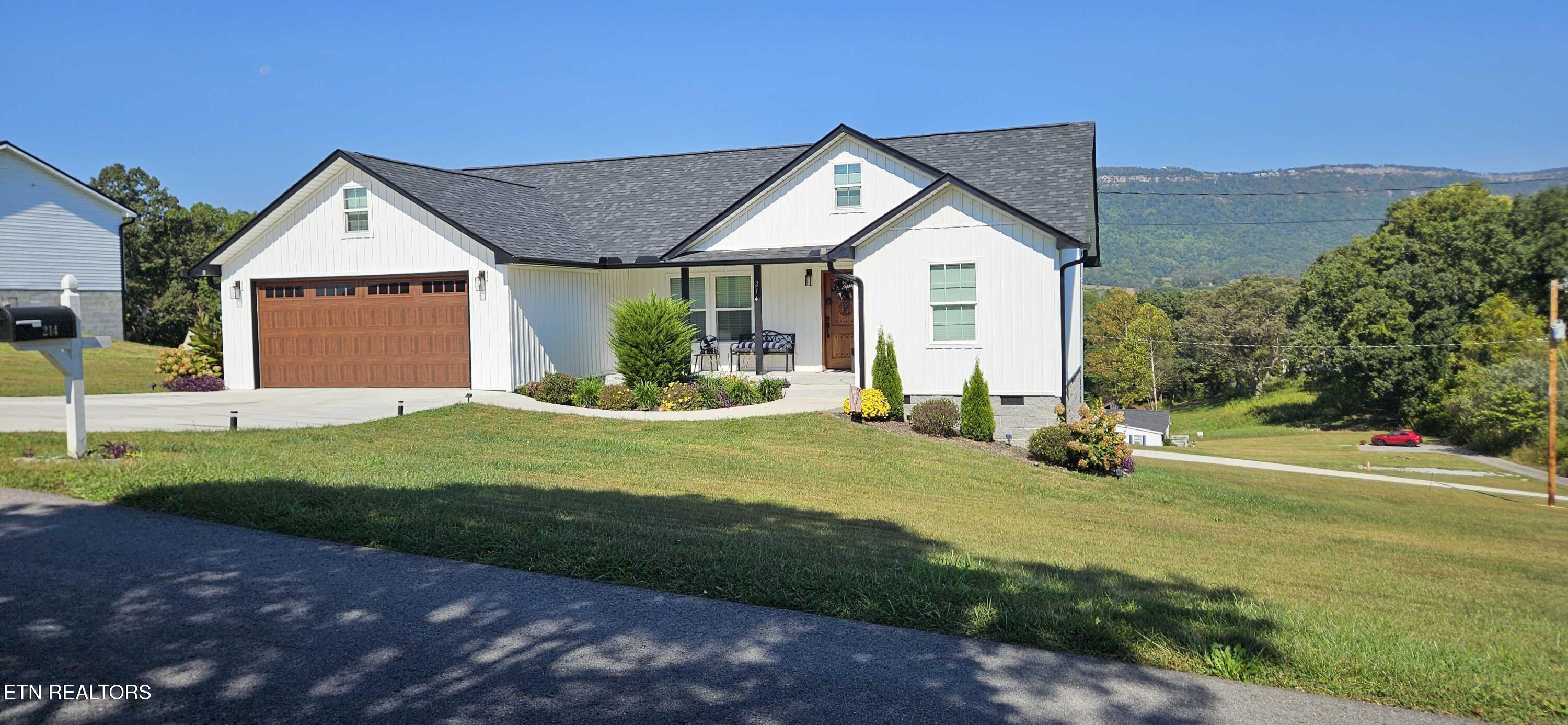 214 Morton Road La Follette, TN 37766 - Photo 2 of 43 4