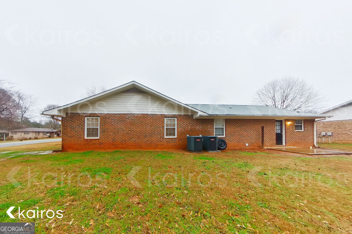 100 Deer Parkway Athens, GA 30605 - Photo 19 of 22 a view of a house with a yard