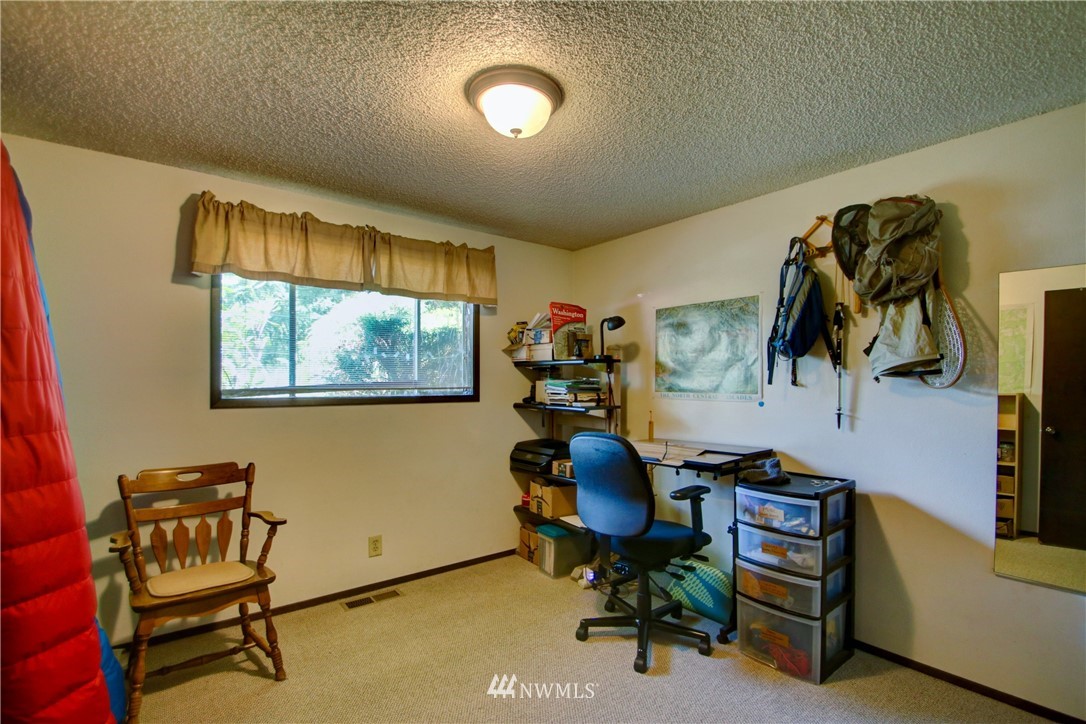 308 Gardner Road Burlington, WA 98233 - Photo 11 of 23 Gallery Image 11