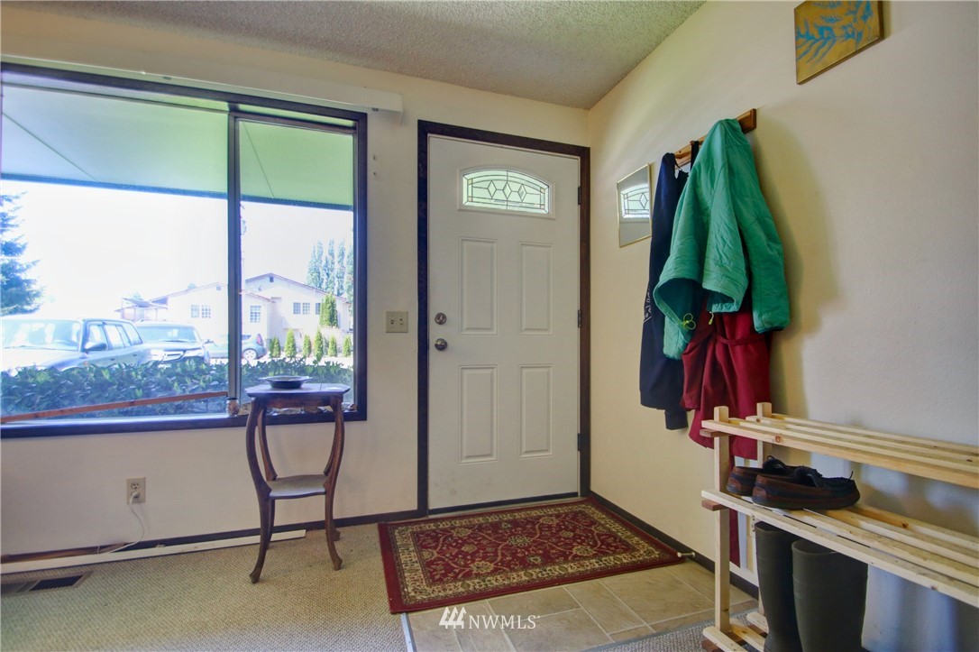 308 Gardner Road Burlington, WA 98233 - Photo 3 of 23 Gallery Image 3