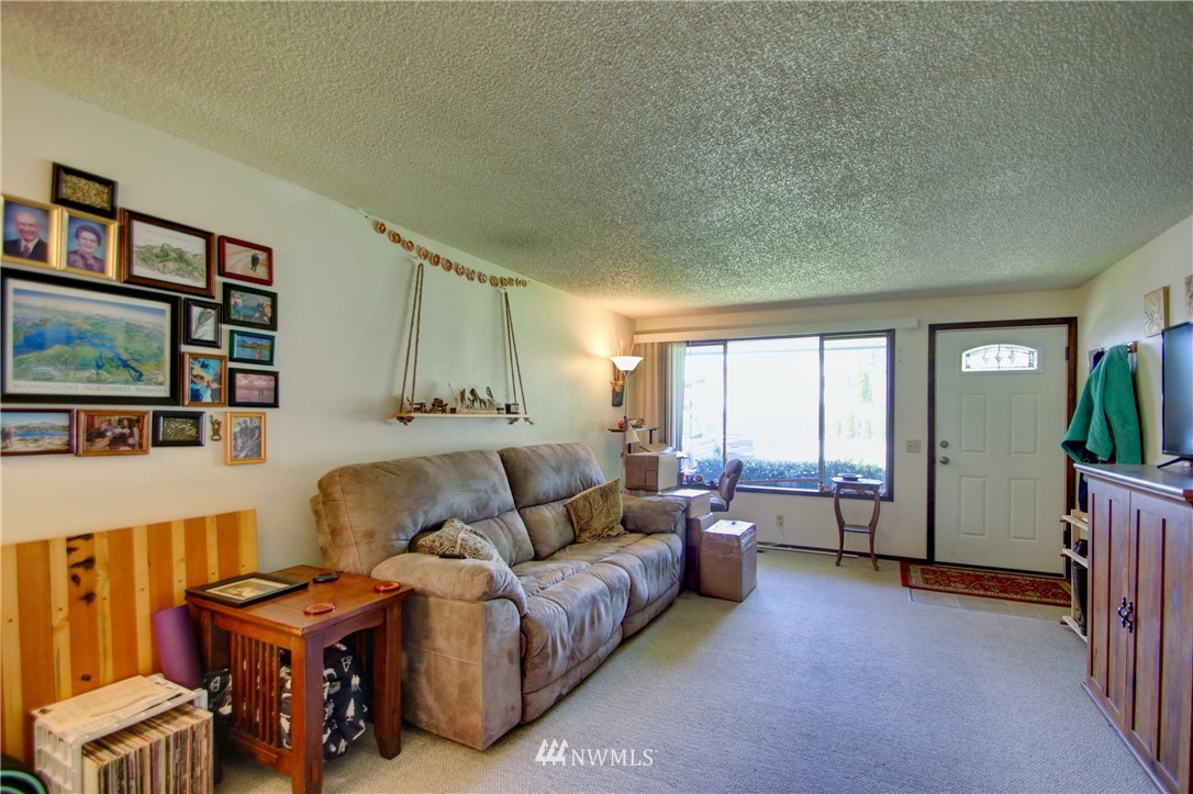 308 Gardner Road Burlington, WA 98233 - Photo 4 of 23 Gallery Image 4