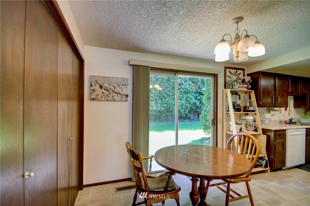 308 Gardner Road Burlington, WA 98233 - Photo 5 of 23 Gallery Image 5