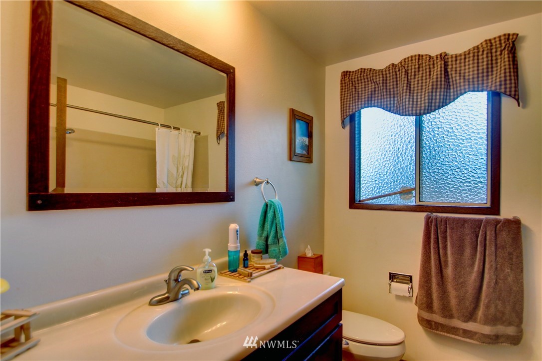308 Gardner Road Burlington, WA 98233 - Photo 10 of 23 Gallery Image 10