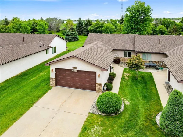 $330,000 | 2084 Vierling Drive East, Shakopee, MN 55379