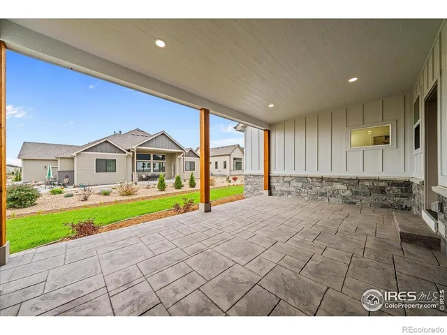 a view of an entryway of a house