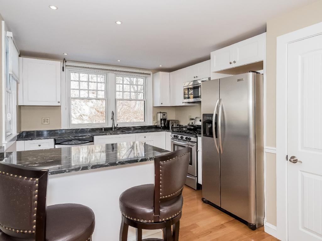 38 Perkins Cove Road, Unit 2 Ogunquit, ME 03907 - Photo 12 of 35 Gallery Image 12