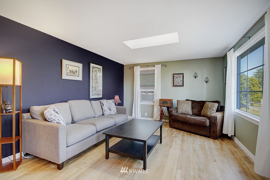7147 29th Avenue Southwest Seattle, WA 98126 - Photo 3 of 15