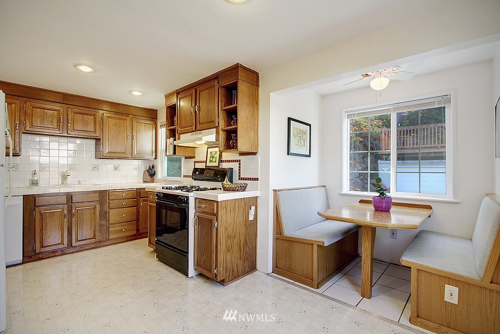 7147 29th Avenue Southwest Seattle, WA 98126 - Photo 5 of 15