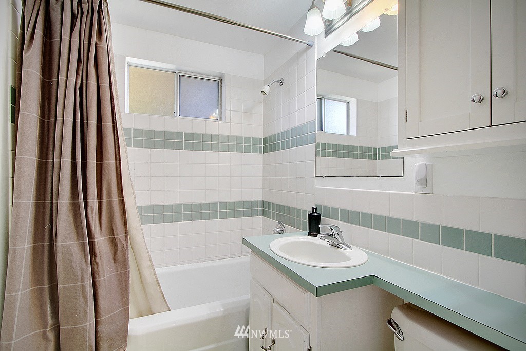 7147 29th Avenue Southwest Seattle, WA 98126 - Photo 8 of 15