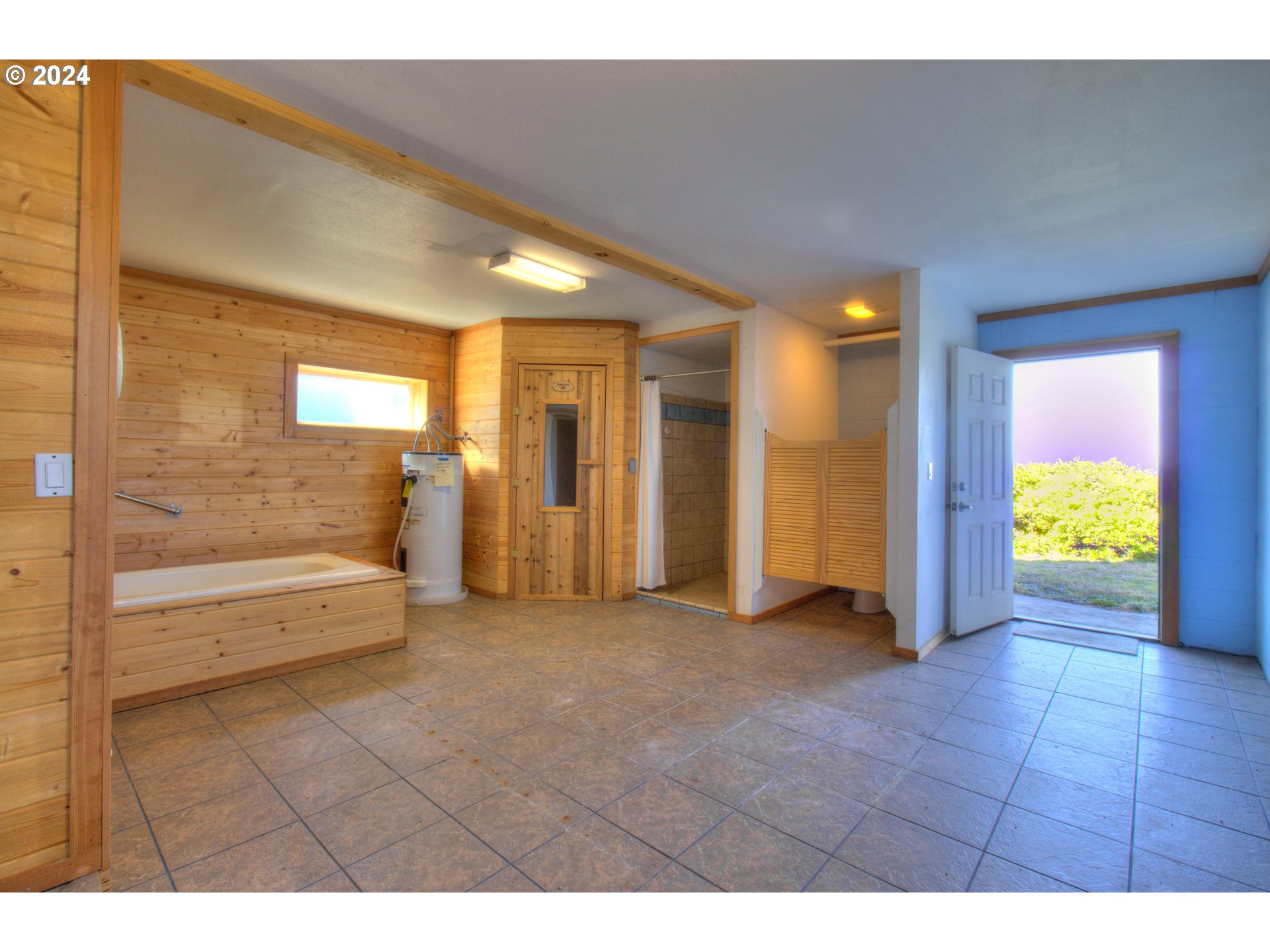 32782 Kilgore Road Gold Beach, OR 97444 - Photo 24 of 47 Bathroom