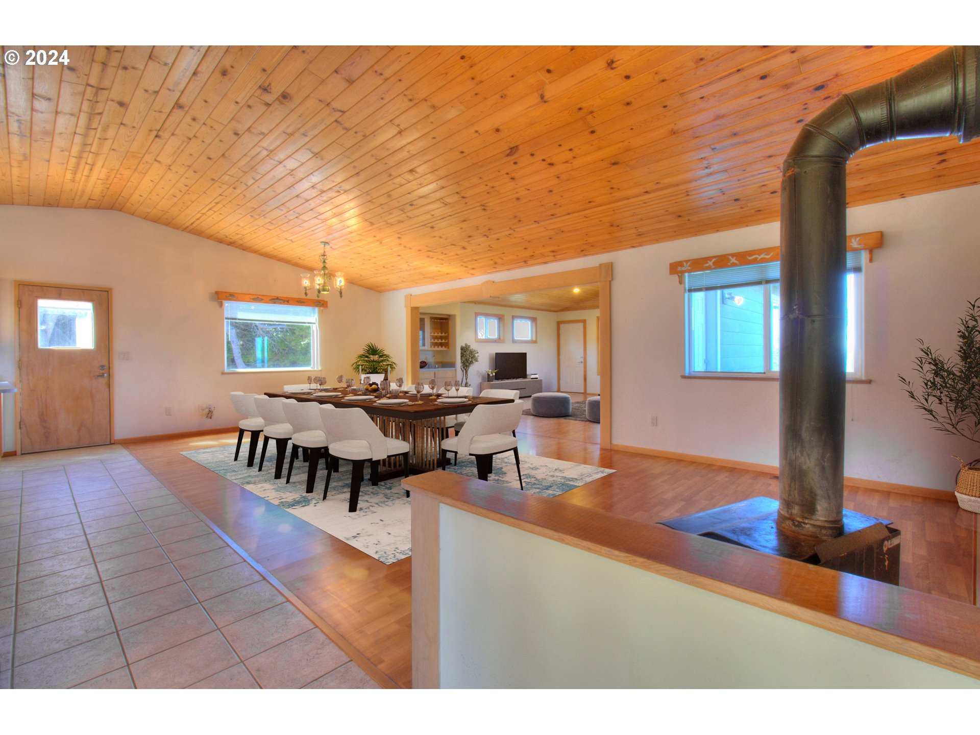 32782 Kilgore Road Gold Beach, OR 97444 - Photo 8 of 47 Dining Area