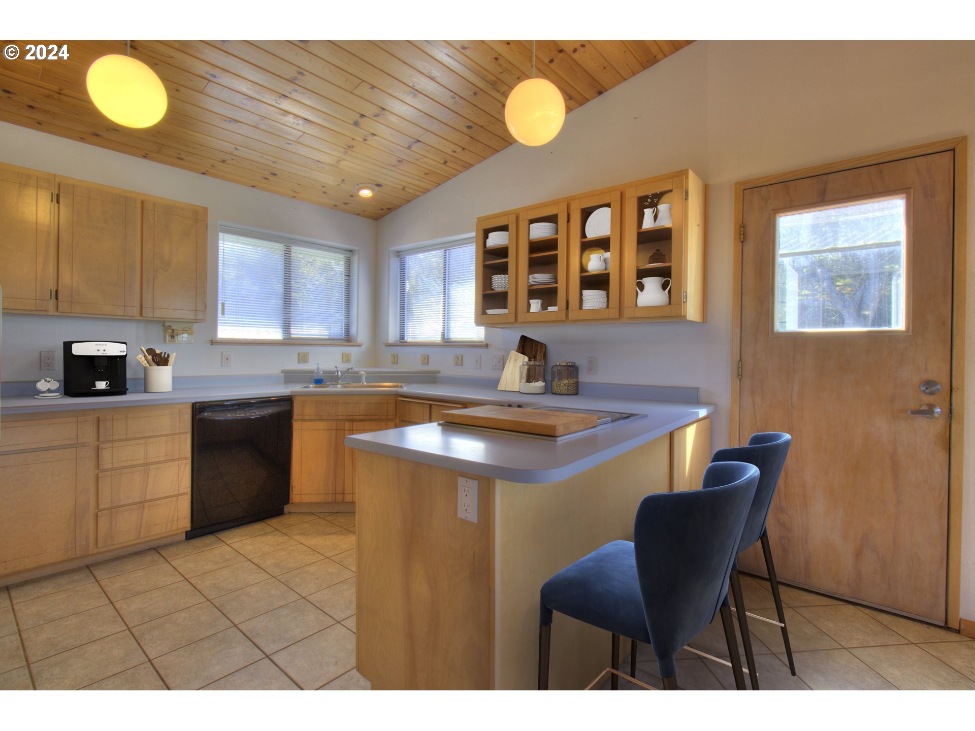 32782 Kilgore Road Gold Beach, OR 97444 - Photo 10 of 47 Kitchen