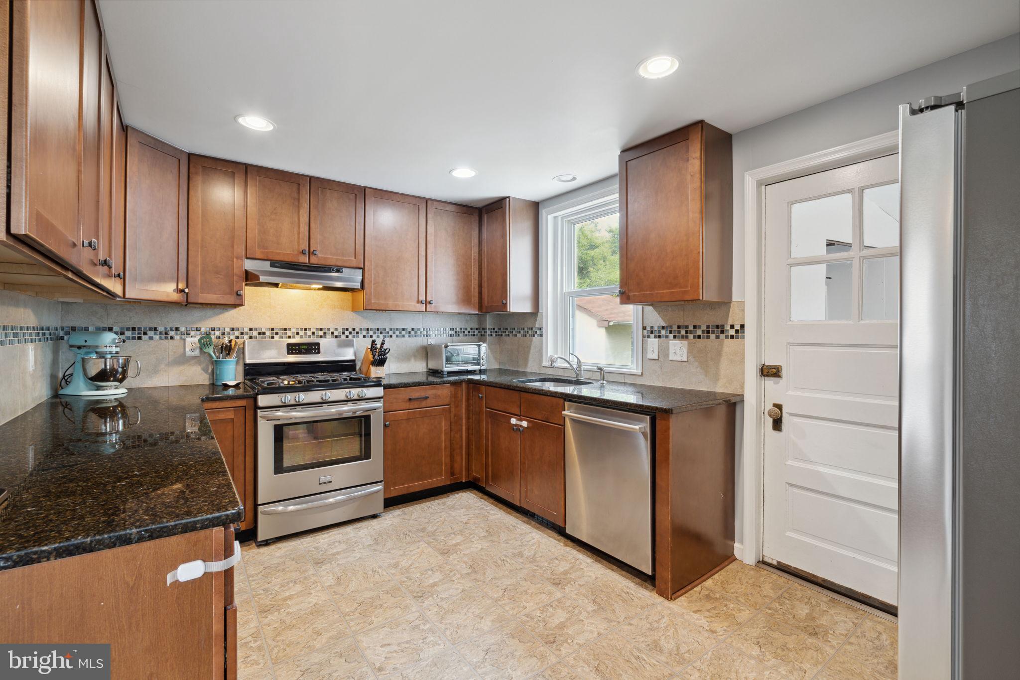 141 Drexel Road Ardmore, PA 19003 - Photo 8 of 33