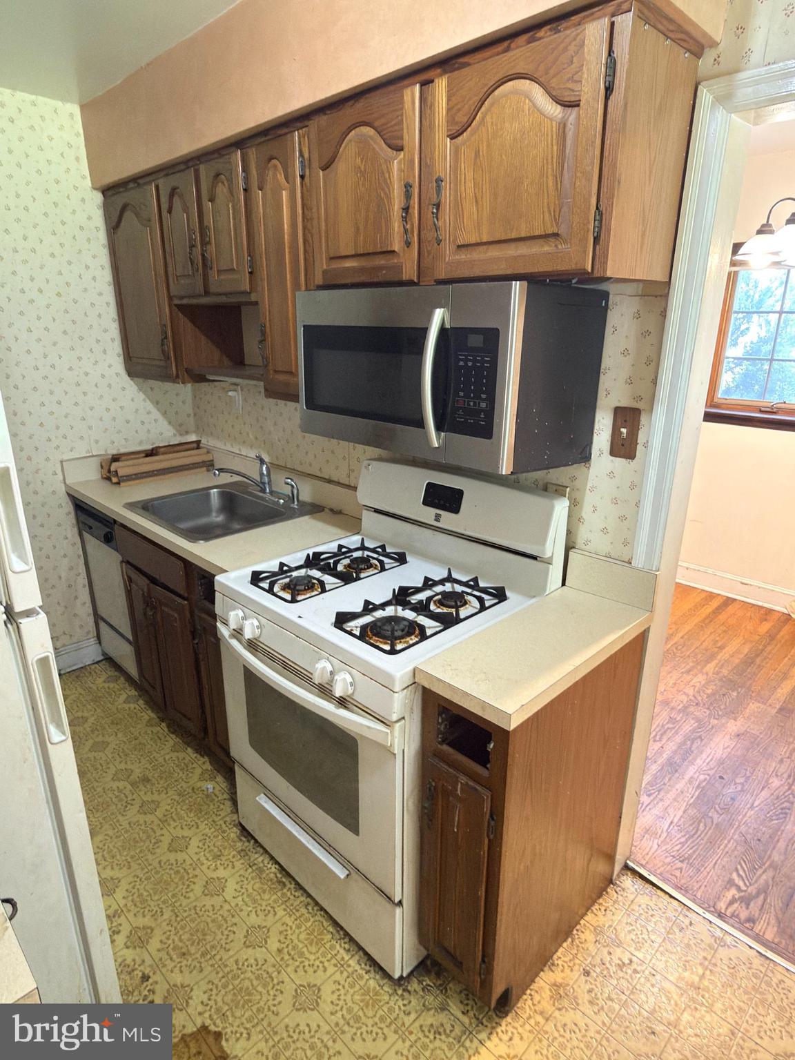 103 West Garrison Road Brookhaven, PA 19015 - Photo 8 of 28