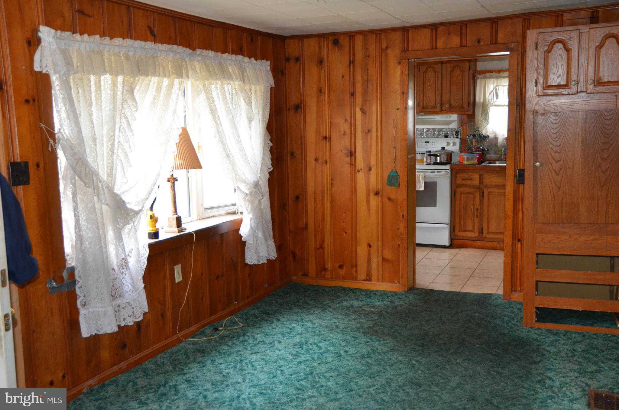 132 Bar Harbor Road Pasadena, MD 21122 - Photo 12 of 30 Interior (General)