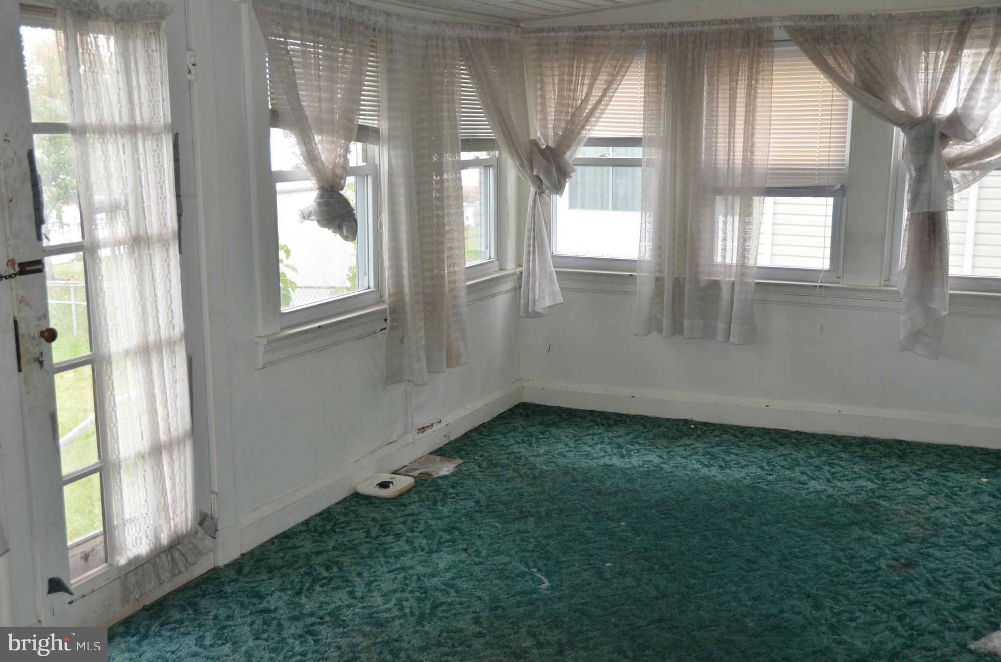 132 Bar Harbor Road Pasadena, MD 21122 - Photo 21 of 30 Family Room
