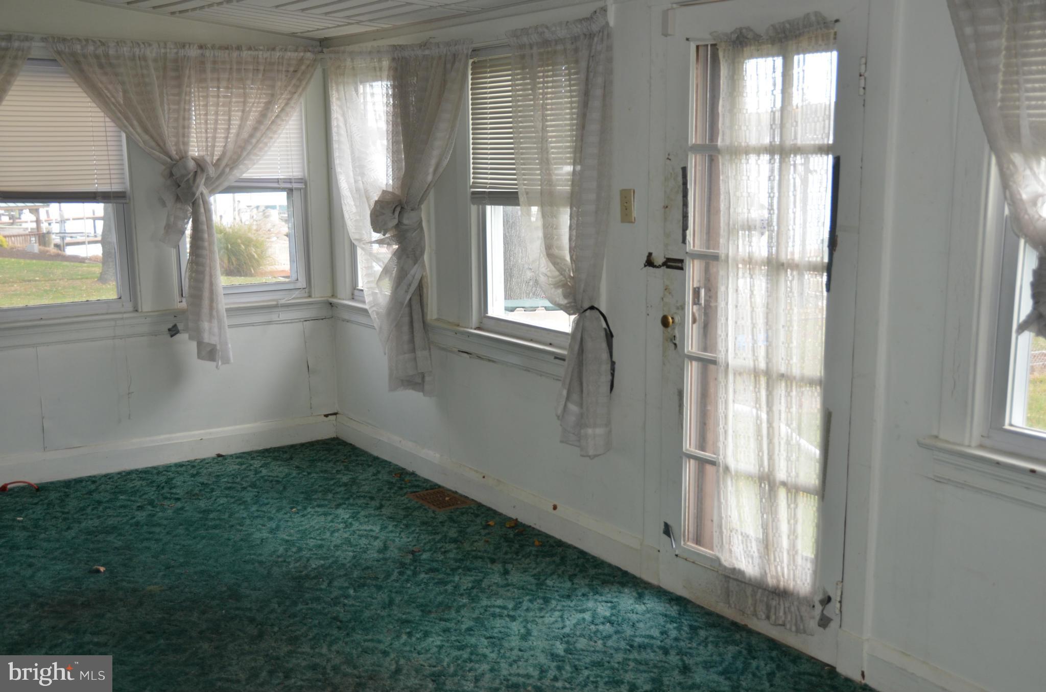 132 Bar Harbor Road Pasadena, MD 21122 - Photo 22 of 30 Family Room