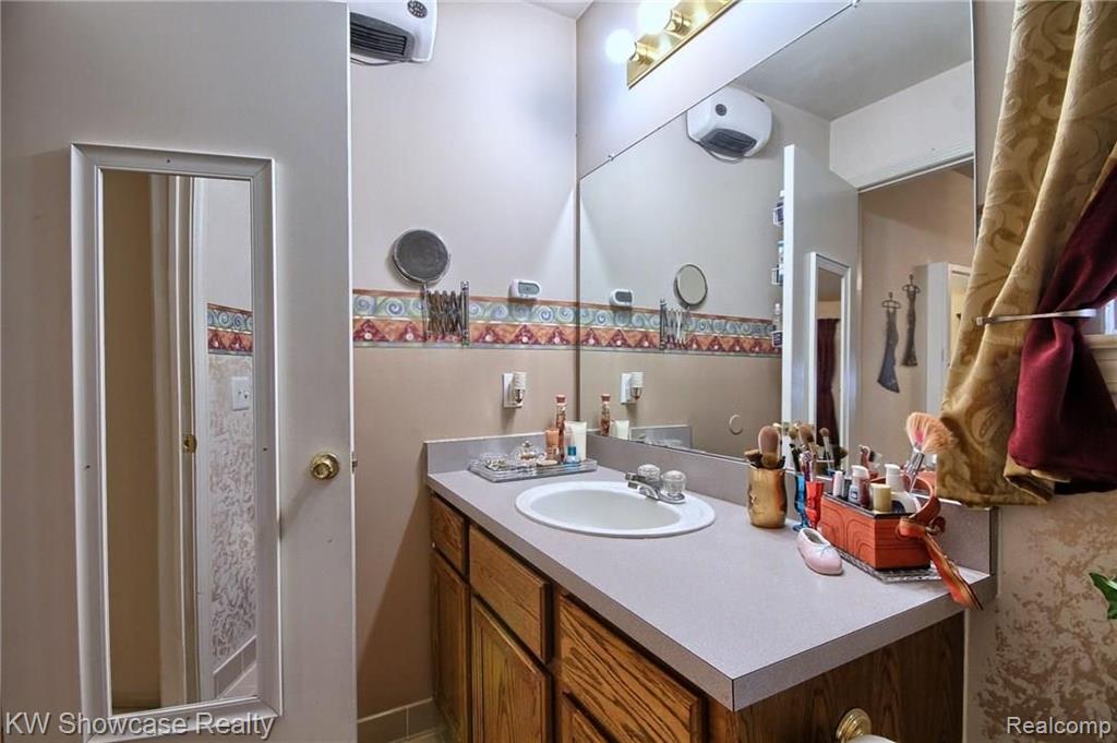 3380 Riverside Drive Canton, MI 48188 - Photo 19 of 31