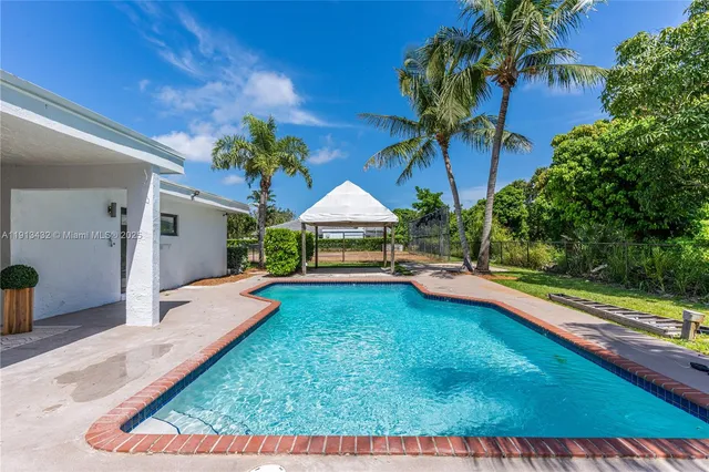 $2,575,000 | 6900 Southwest 136th Street, Palmetto Bay, FL 33156
