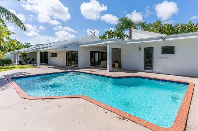 $2,575,000 | 6900 Southwest 136th Street, Palmetto Bay, FL 33156