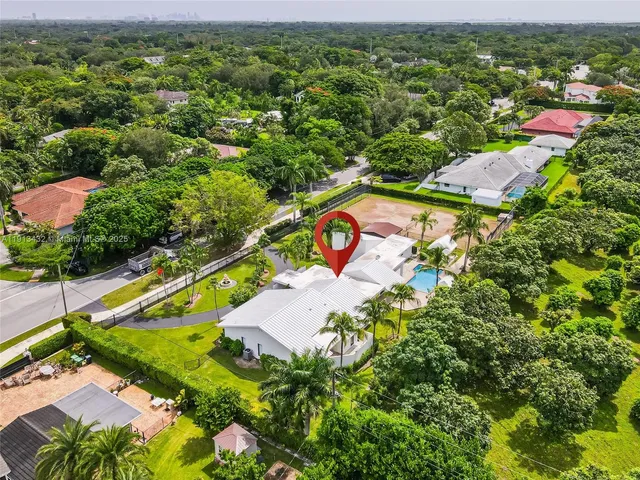 $2,575,000 | 6900 Southwest 136th Street, Palmetto Bay, FL 33156