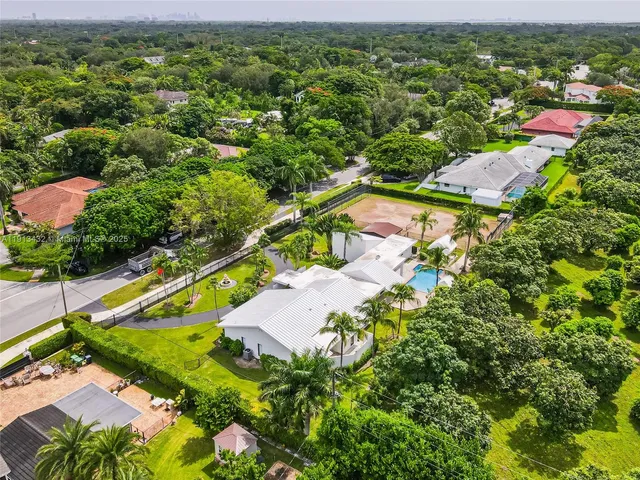 $2,575,000 | 6900 Southwest 136th Street, Palmetto Bay, FL 33156