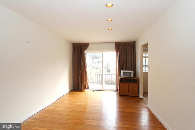 4045 Carthage Road Randallstown, MD 21133 - Photo 6 of 24 Dining Room