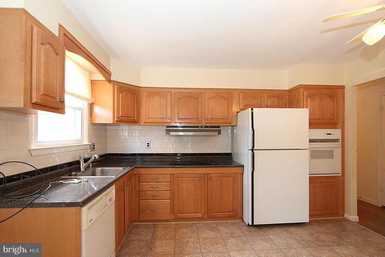 4045 Carthage Road Randallstown, MD 21133 - Photo 8 of 24 Kitchen