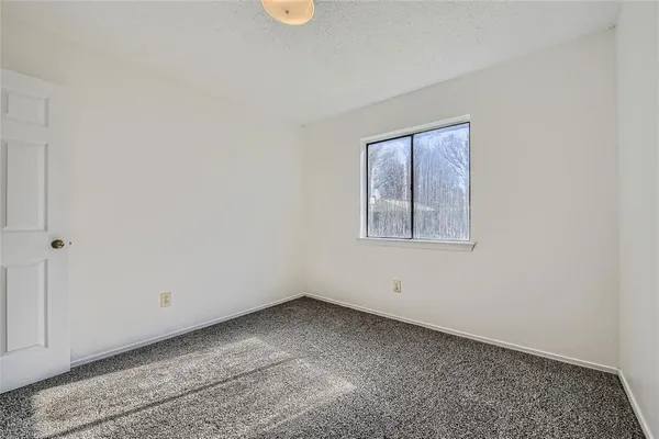 $2,600 | 2200 Sequoia Lane, Bedford, TX 76021