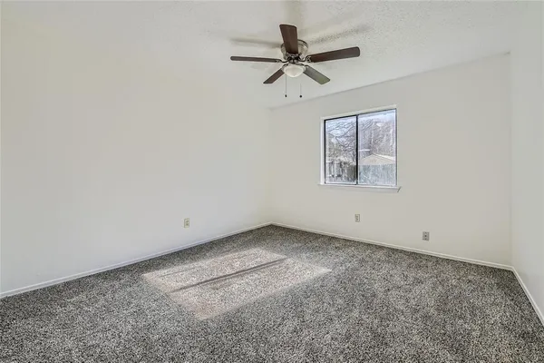 $2,600 | 2200 Sequoia Lane, Bedford, TX 76021