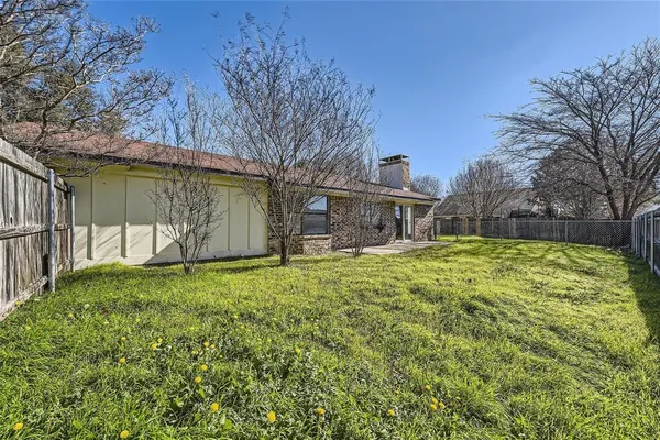 $2,600 | 2200 Sequoia Lane, Bedford, TX 76021