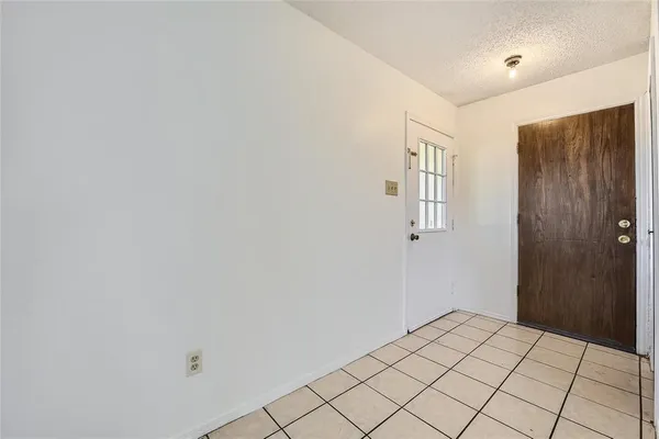 $2,600 | 2200 Sequoia Lane, Bedford, TX 76021