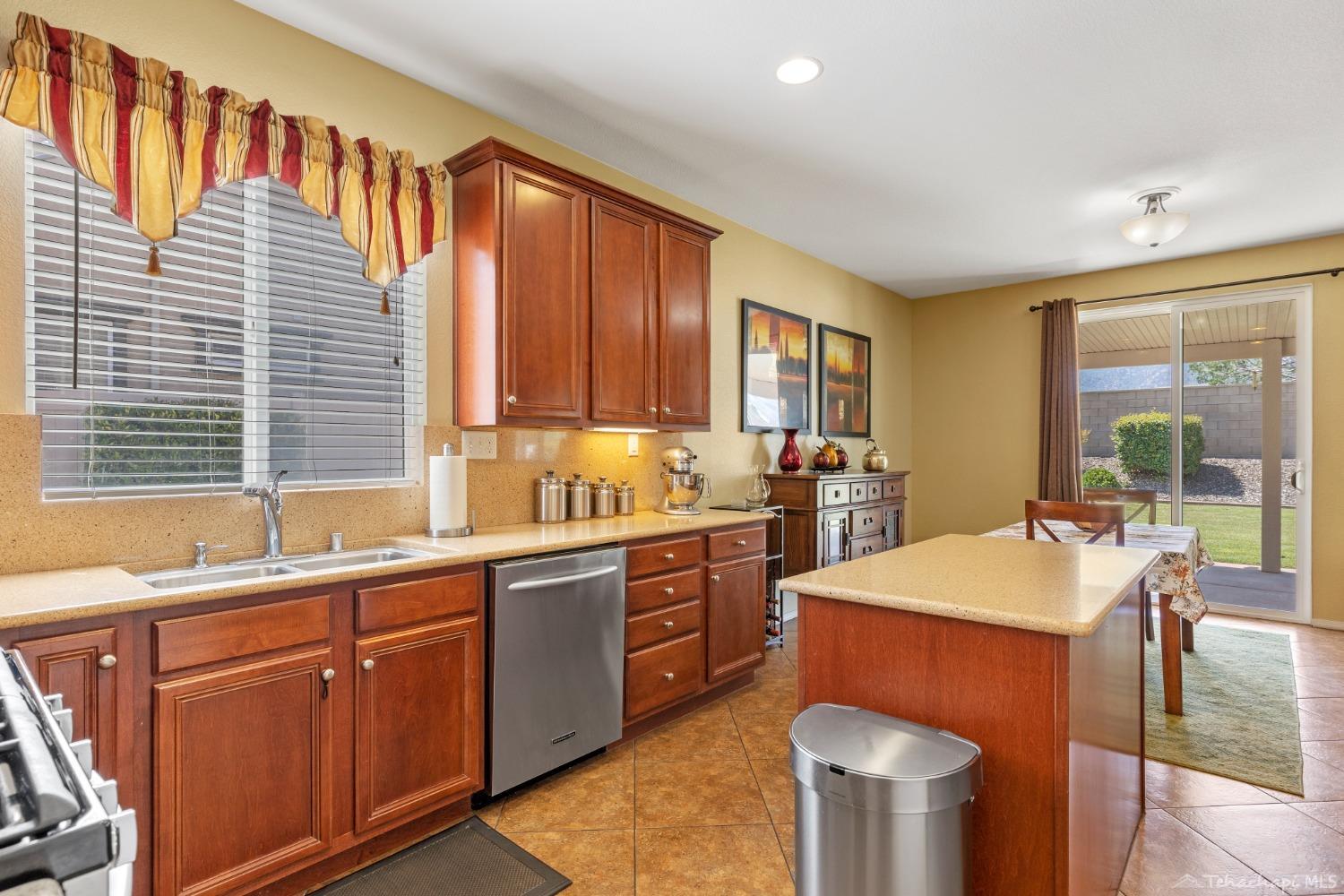 228 Sweetleaf Lane Tehachapi, CA 93561 - Photo 10 of 37 Gallery Image 10