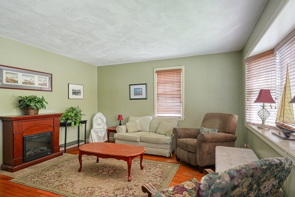 6 Ridge Road Marlborough, MA 01752 - Photo 17 of 35 Gallery Image 17