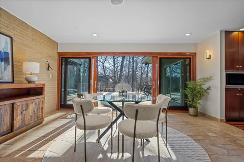 $1,245,000 | 431 Maplewood Drive, Barrington, IL 60010