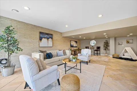 $1,245,000 | 431 Maplewood Drive, Barrington, IL 60010