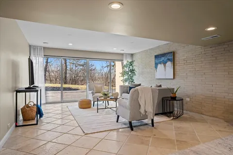 $1,245,000 | 431 Maplewood Drive, Barrington, IL 60010