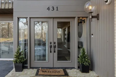 $1,245,000 | 431 Maplewood Drive, Barrington, IL 60010