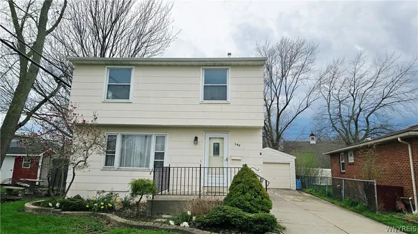 $2,500 | 182 Woodcrest Drive, Amherst, NY 14226