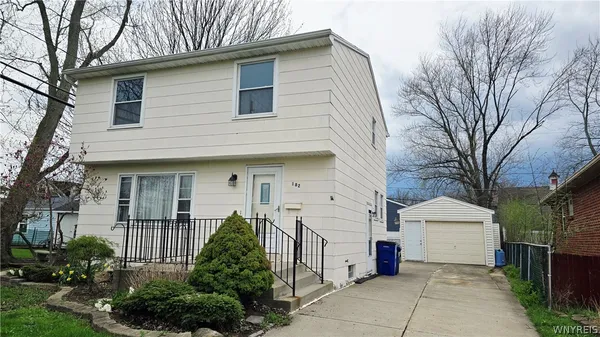 $2,500 | 182 Woodcrest Drive, Amherst, NY 14226