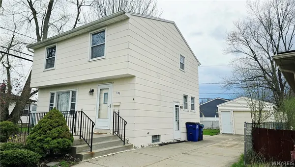$2,500 | 182 Woodcrest Drive, Amherst, NY 14226