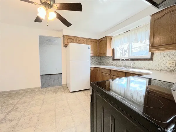 $2,500 | 182 Woodcrest Drive, Amherst, NY 14226