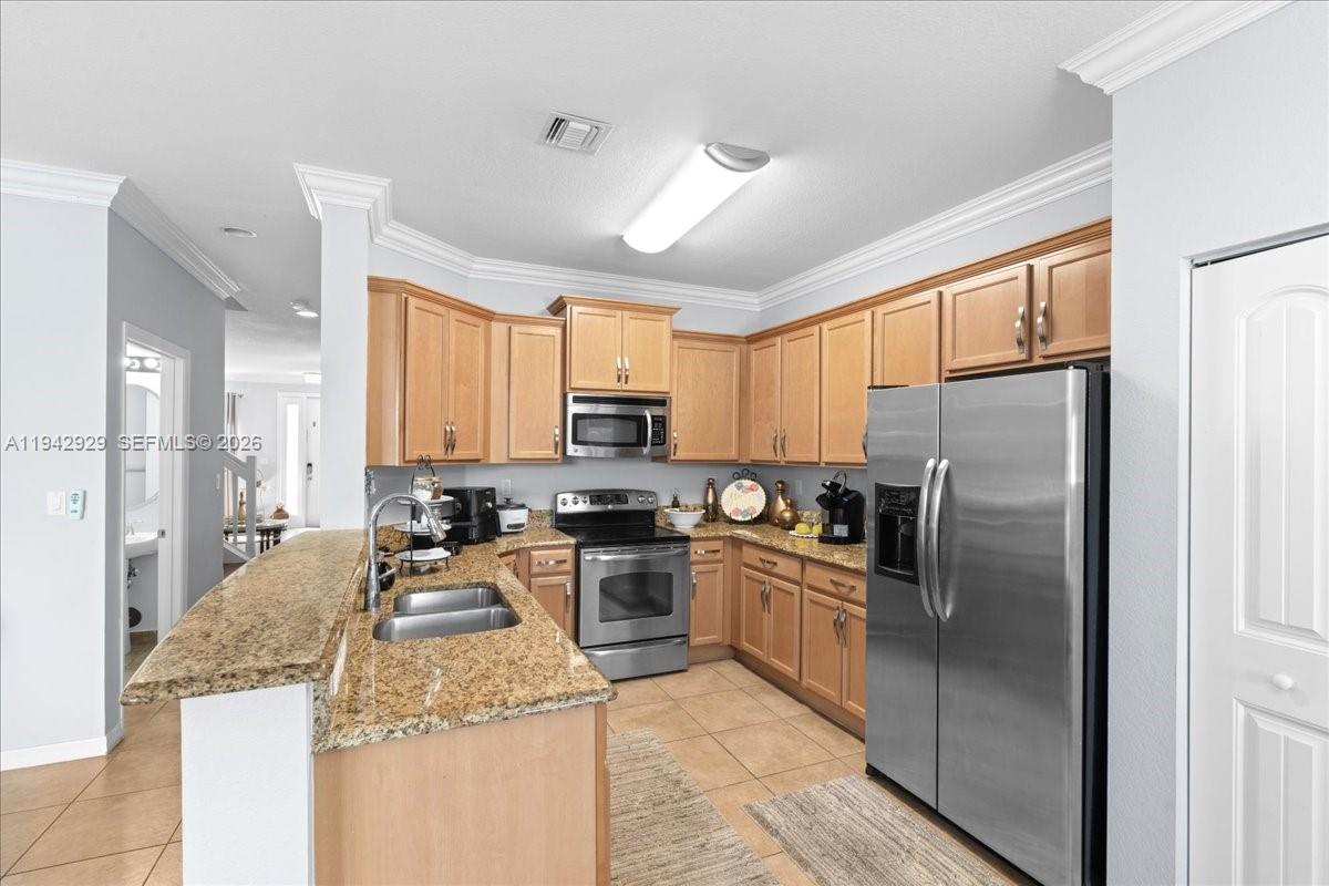 561 Northeast 33rd Terrace Homestead, FL 33033 - Photo 12 of 51