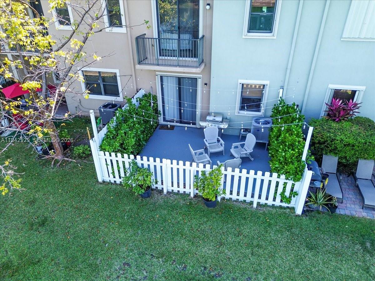 561 Northeast 33rd Terrace Homestead, FL 33033 - Photo 7 of 51