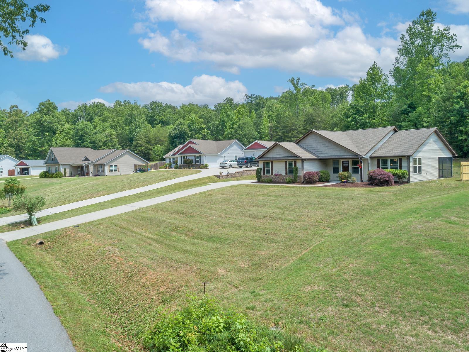 452 Bowers Road Travelers Rest, SC 29690 - Photo 2 of 40