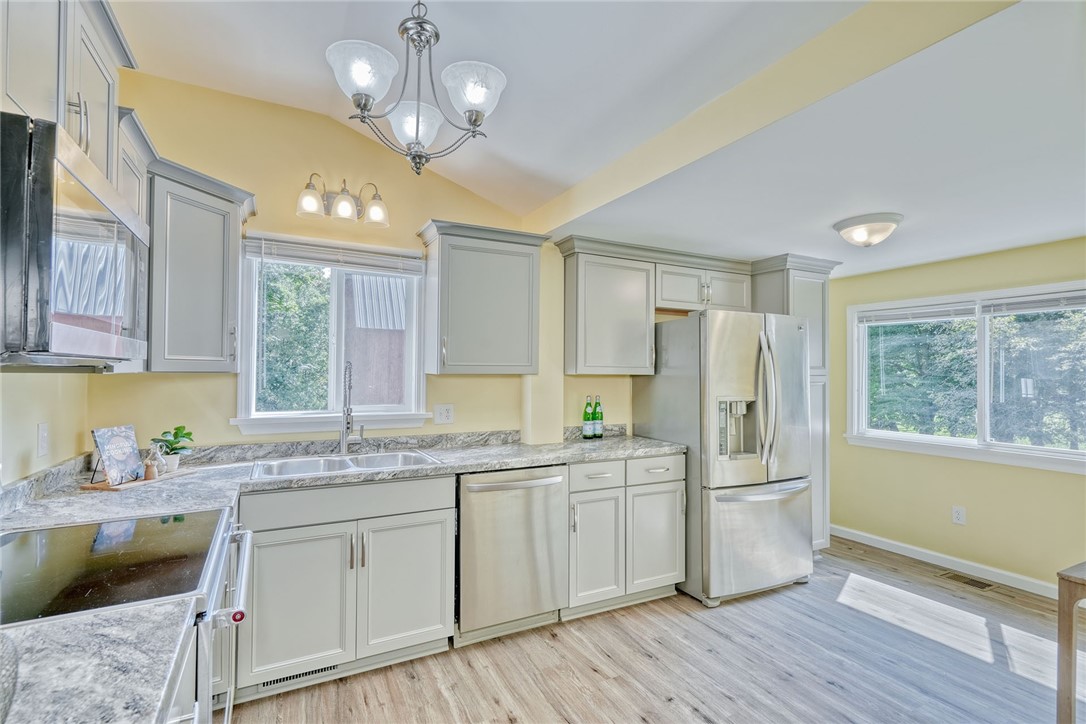 5422 Lincoln Road Walworth, NY 14519 - Photo 18 of 49 ALL NEW Kitchen!