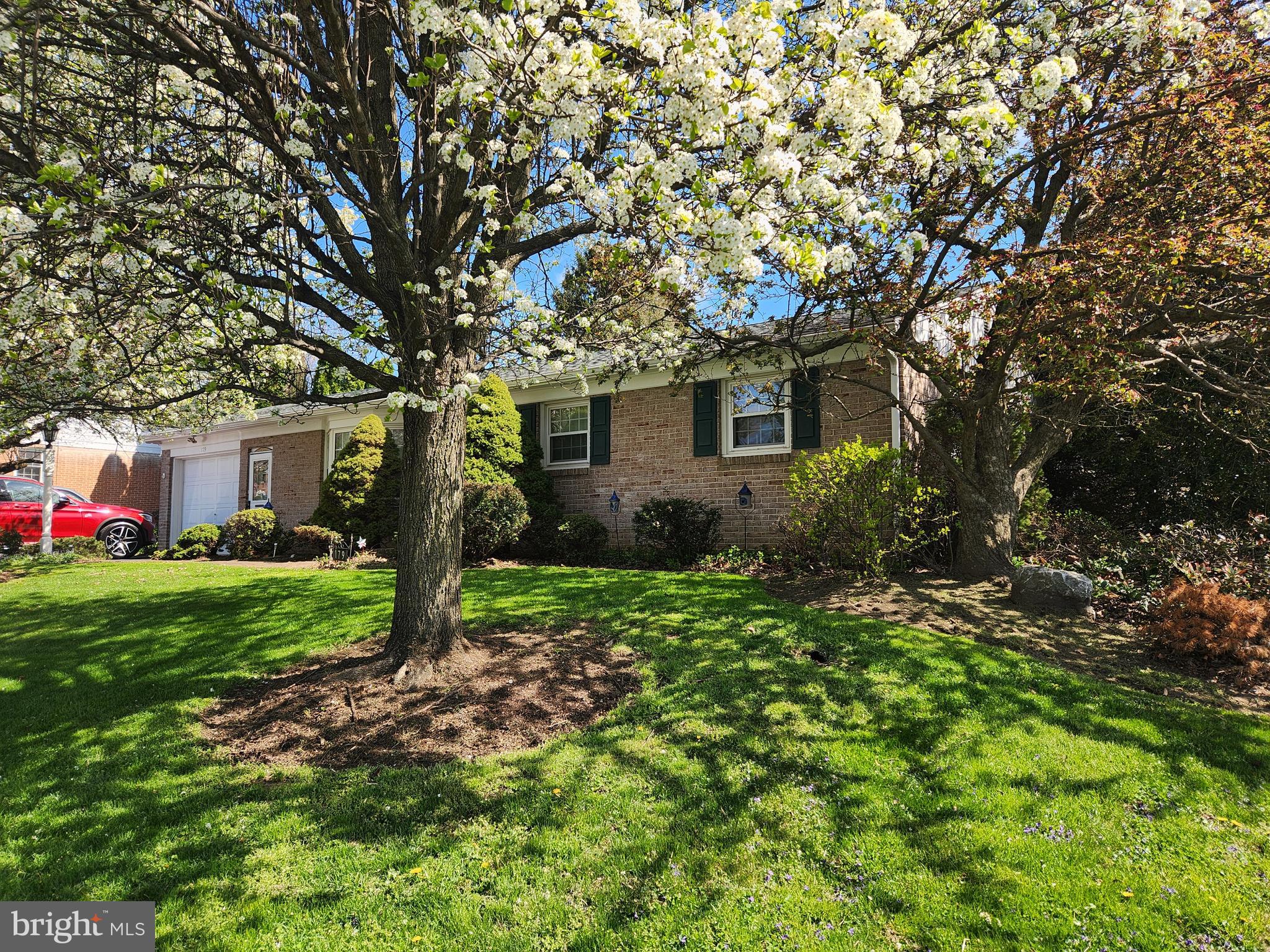 179 Eastbrook Road Smoketown, PA 17576 - Photo 2 of 40