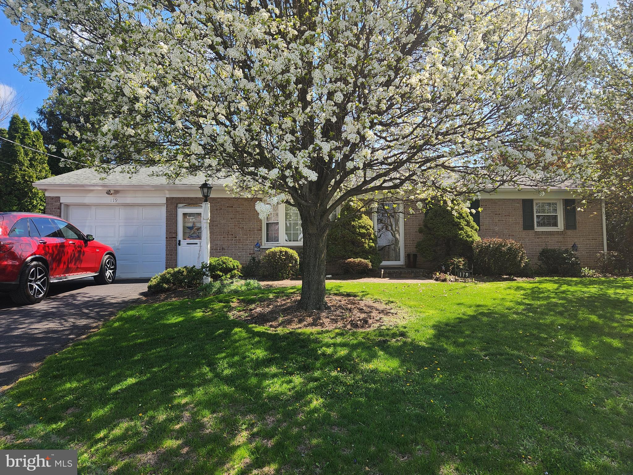 179 Eastbrook Road Smoketown, PA 17576 - Photo 4 of 40