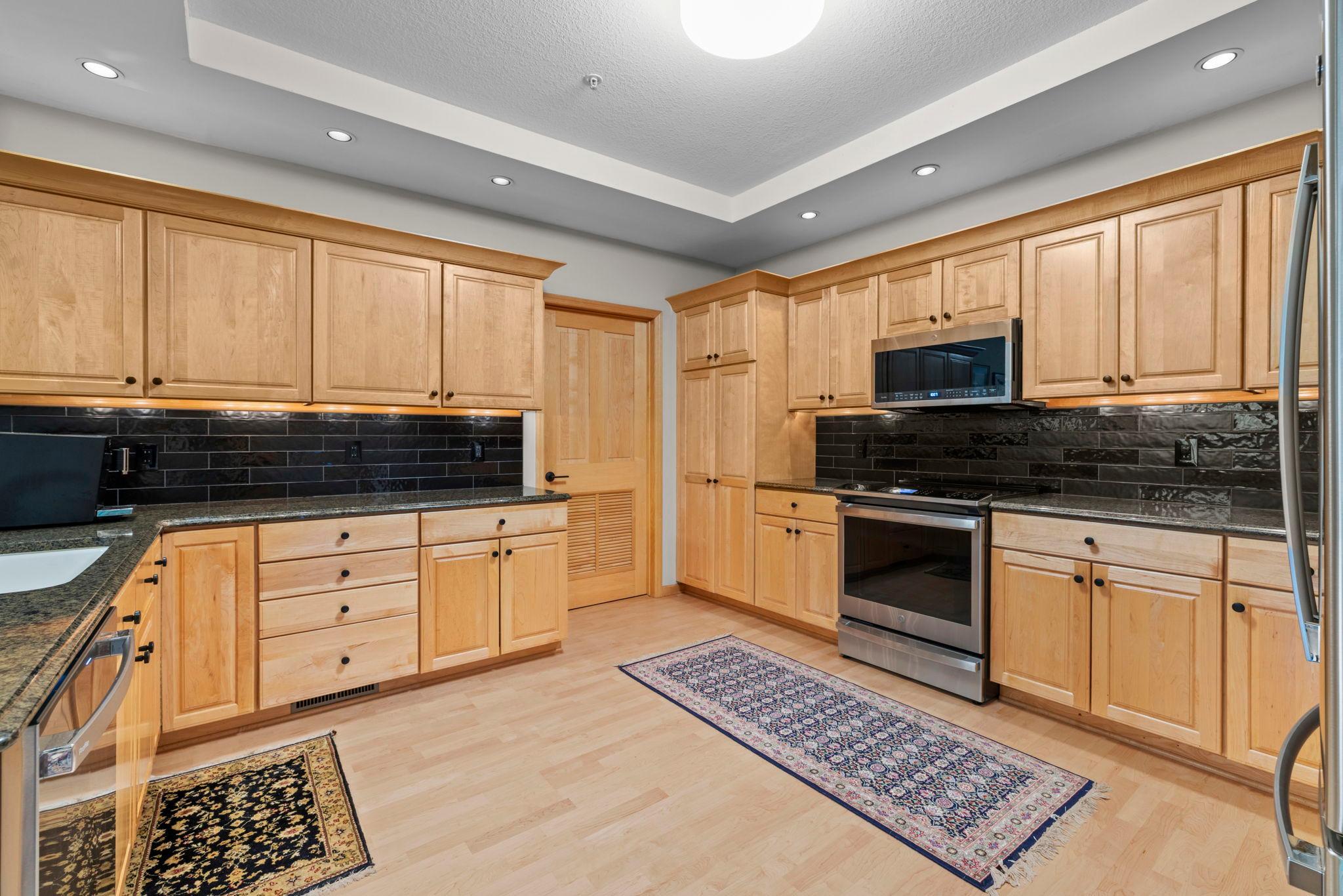 11460 Fairfield Road West, Unit 103 Minnetonka, MN 55305 - Photo 13 of 72