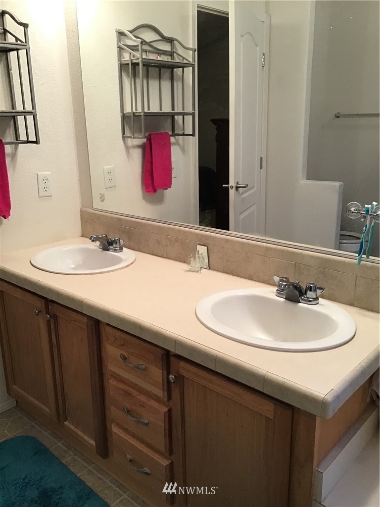 2220 Holcomb Loop Road Kelso, WA 98626 - Photo 14 of 21 Gallery Image 14